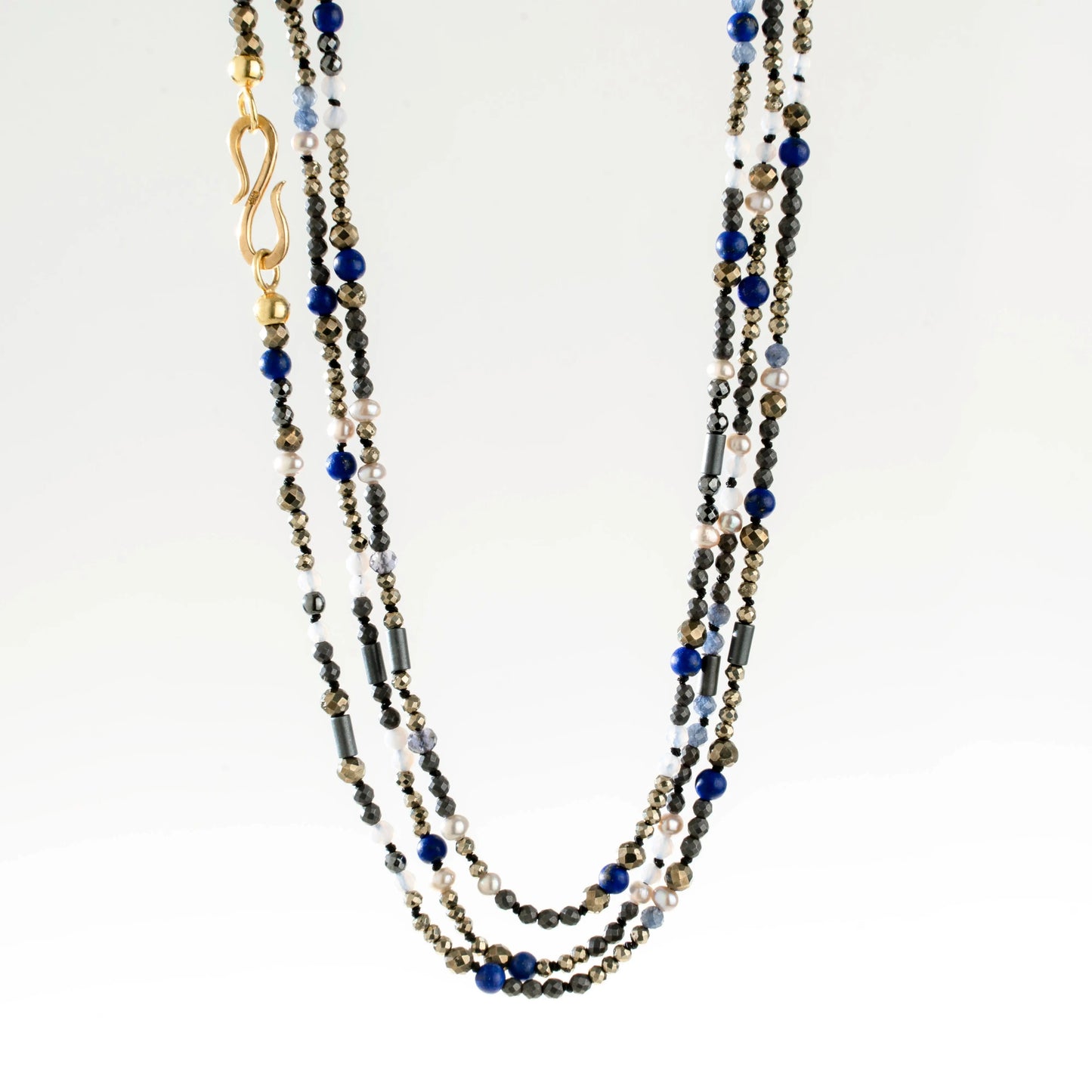 Hämathid-Pyrithkette, mit Calcedon, Süsswasserperle, Safir, Lapislazuli