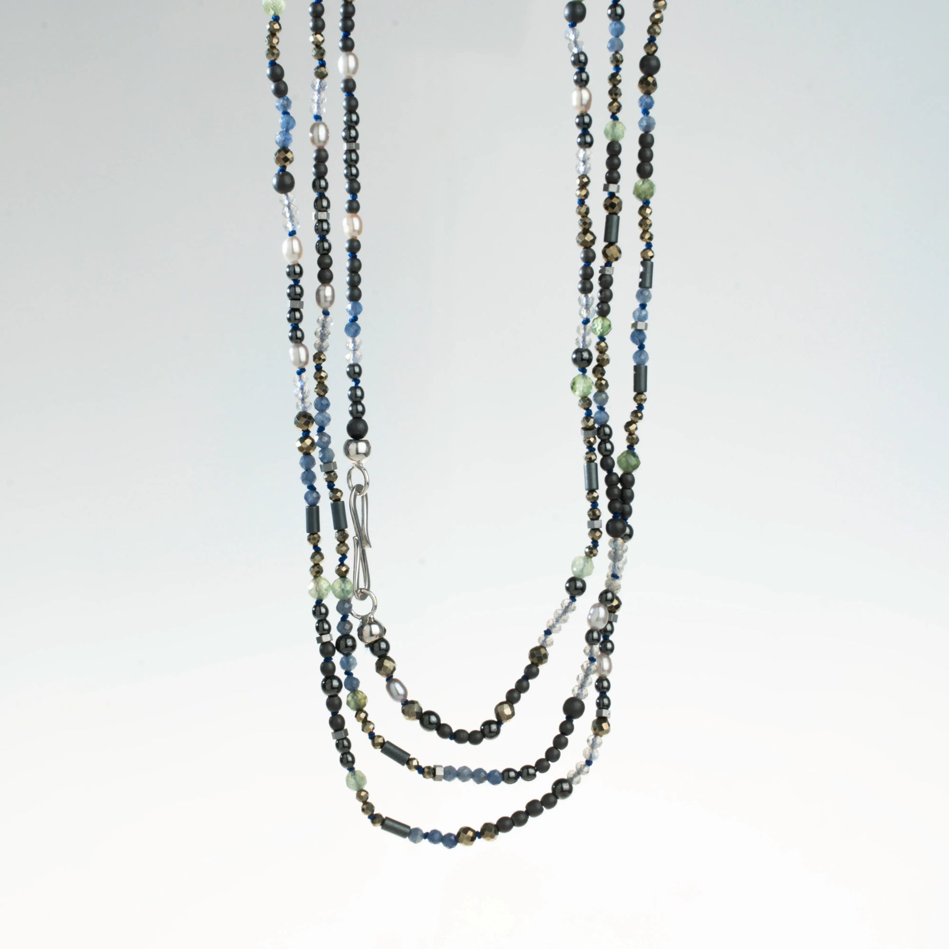 Hämatit- Pyrith-Kette mit Perlen, Aquamarin und Saphir