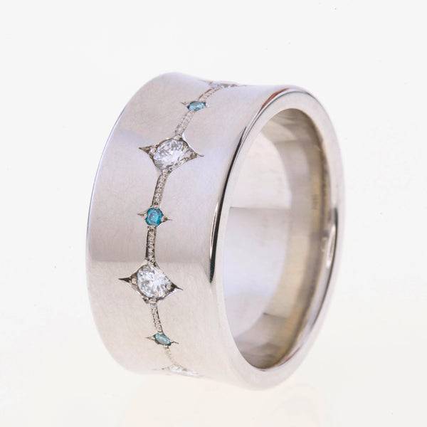 Konkaver Bandring 950Platin mit blauen und weissen Brillanten