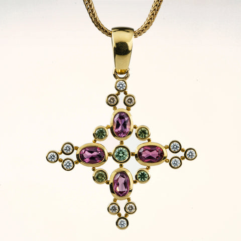 Anhänger: Kreuz mit  Turmalinen und Brillanten 