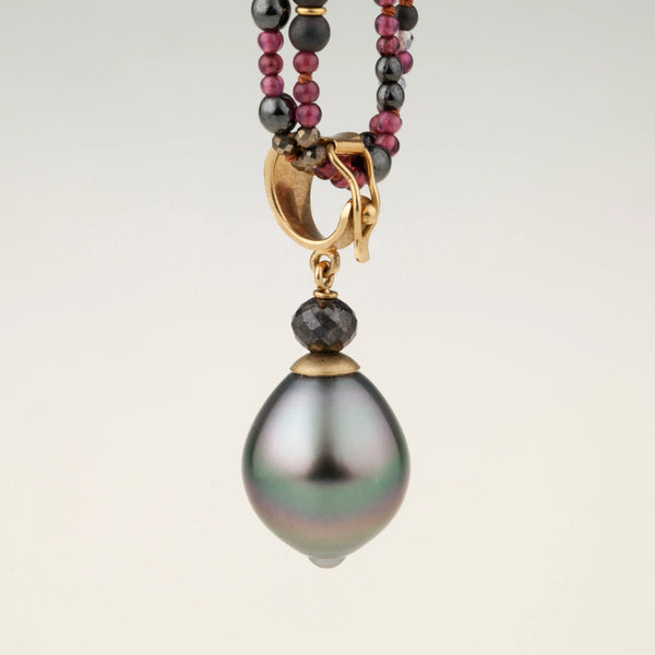Tahitiperlanhänger mit schwarzem Diamant, 750 GG
