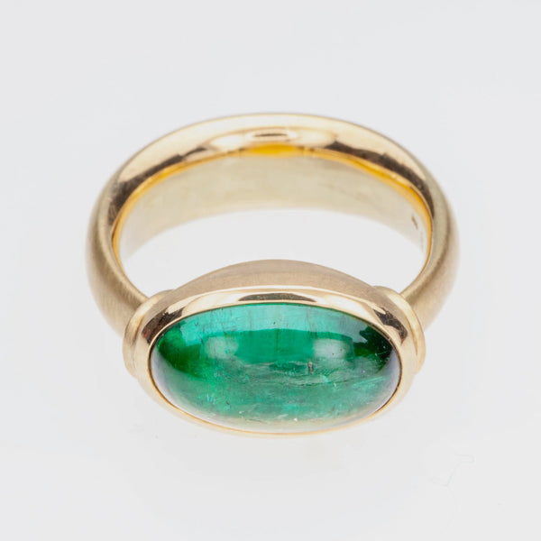 Ring mit grünem Turmalin in 750 er Gelbgold